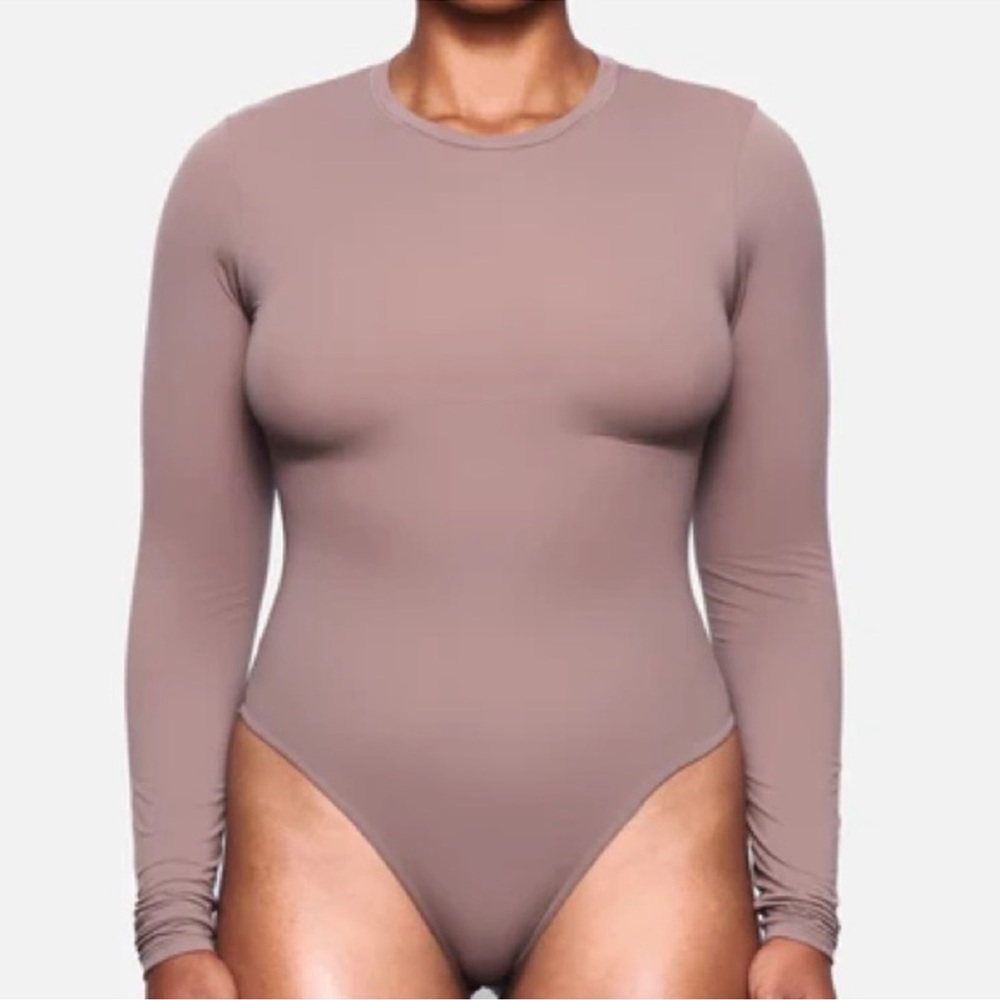 Skims fits everybody long sleeve bodysuit in Umber size XL